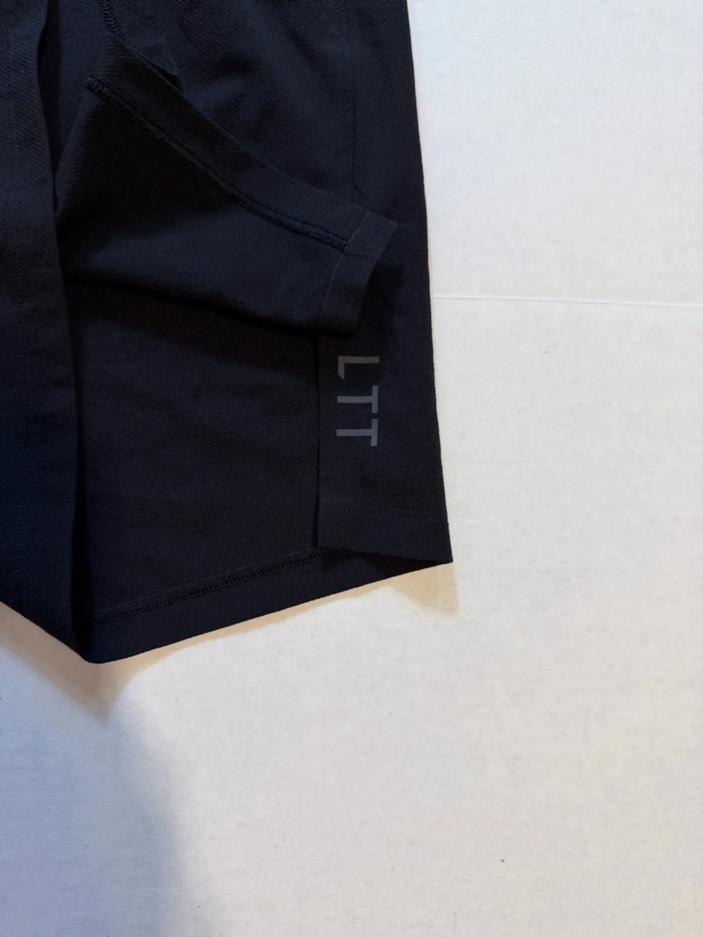 Lululemon License To Train 7" Linerless Shorts Style LM7APYS - Picture 4 of 8